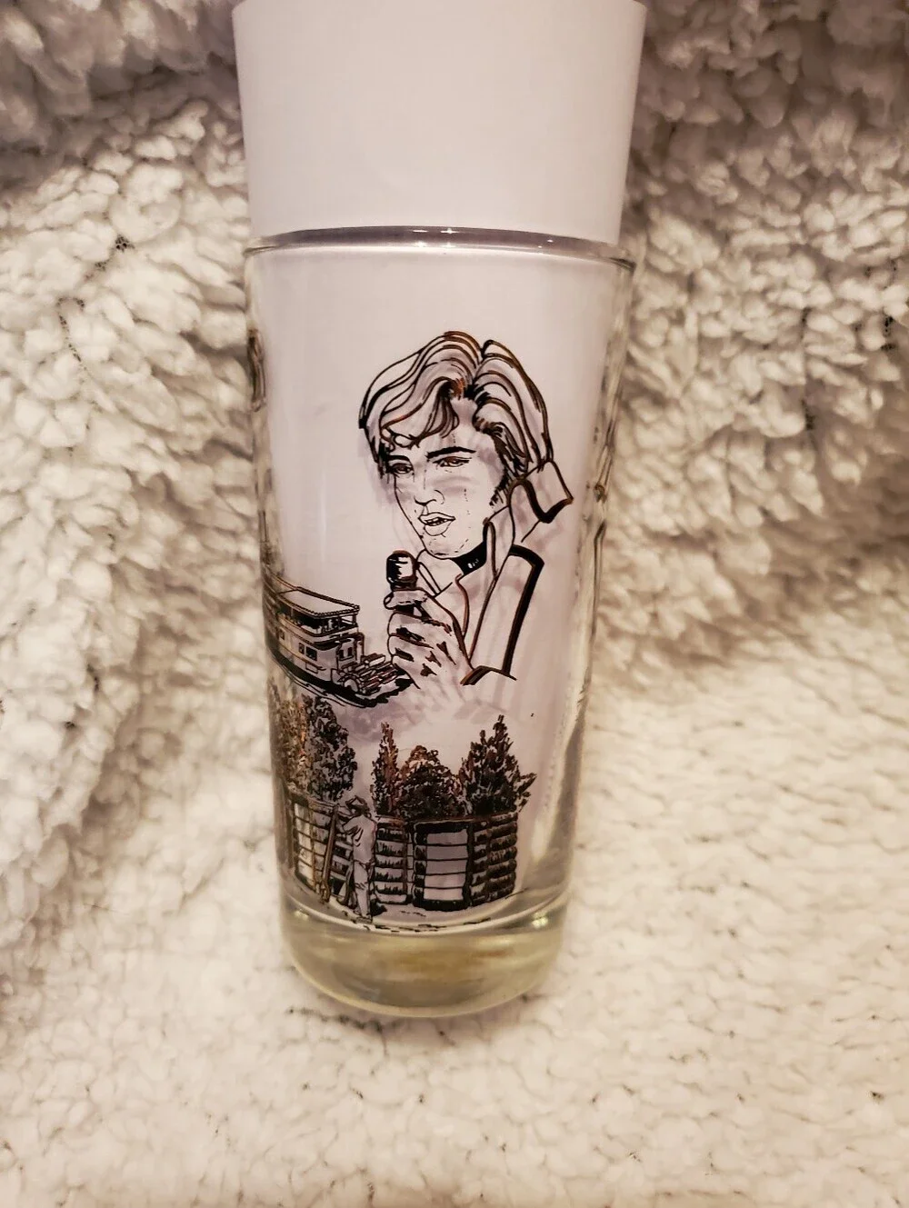Vintage Memphis Tennessee Home of Elvis Presley Collector Glass – Rare Souvenir